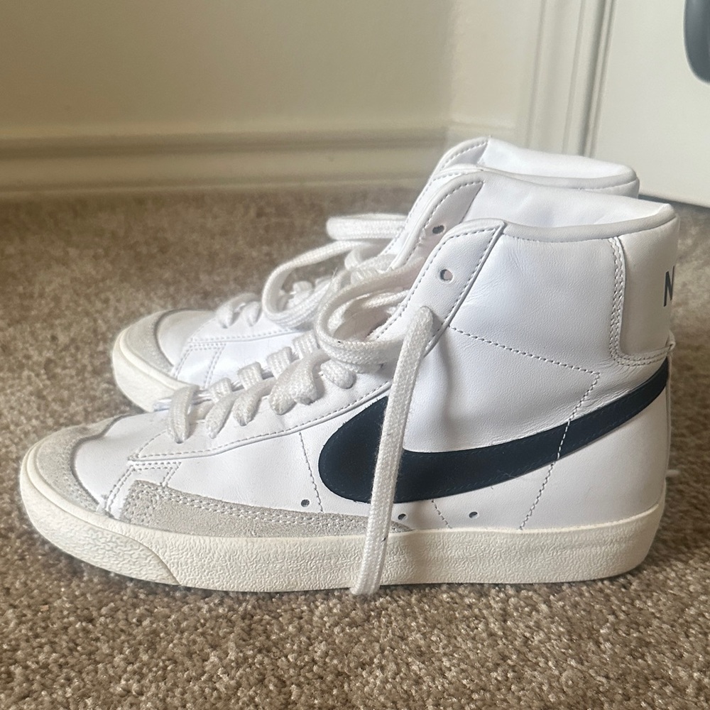 Nike White and Black High-Tops